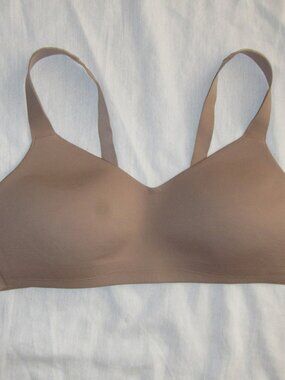 Lululemon Hold True Wireless Lightly Lined Bra Tan Size 38C Comfort Everyday